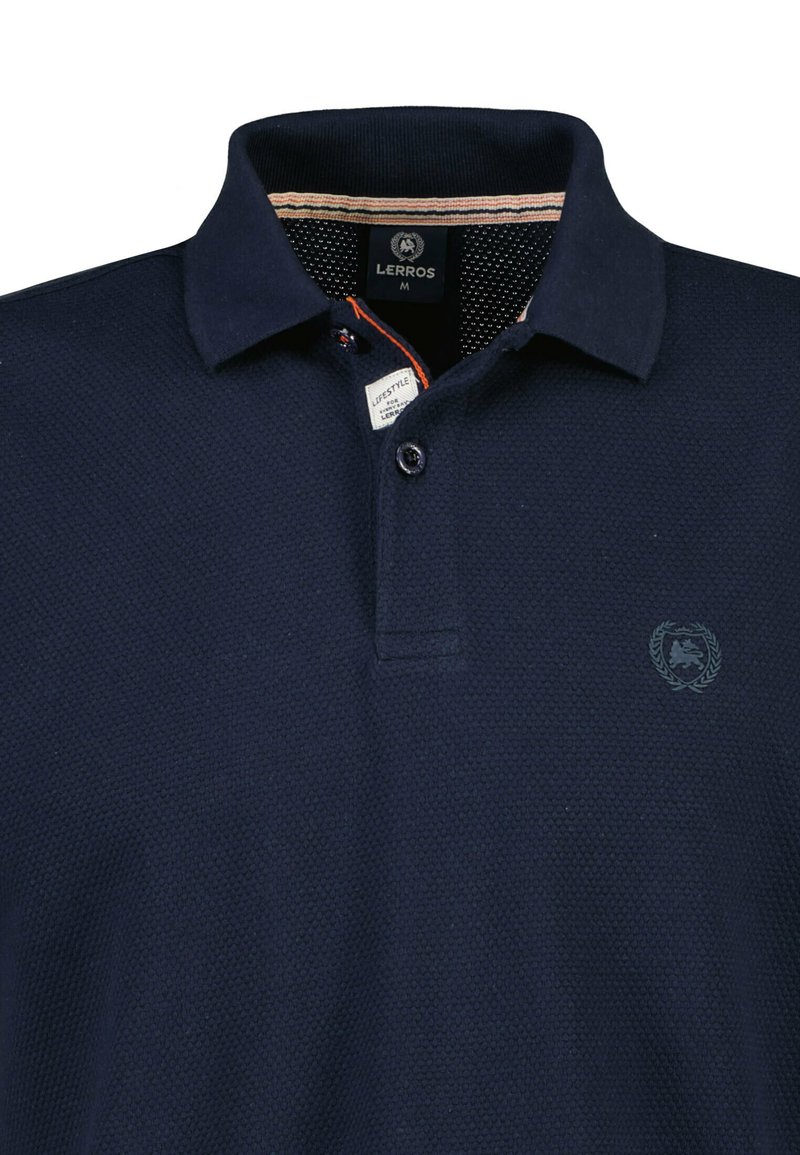 Herren T-Shirts basic | LERROS MIT WERTIGER WAFFELSTRUKTUR Poloshirt dark blue/dunkelblau - IV02649 Herren T-Shirts basic | LERROS MIT WERTIGER WAFFELSTRUKTUR Poloshirt dark blue/dunkelblau - IV02649