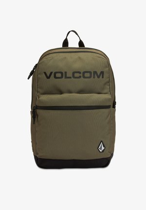 Legergroene rugzak met zwarte accenten, voorzien van een groot hoofdcompartiment, een voorvak met rits en het Volcom-logo op het voorpaneel.