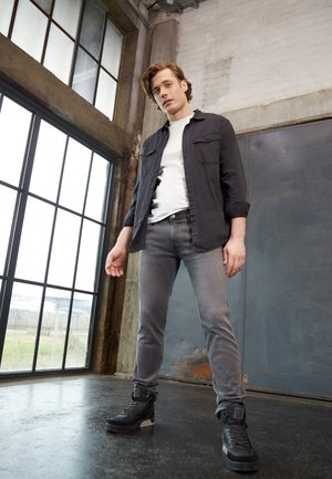 Replay ANBASS - Slimfit džínsy - dark grey