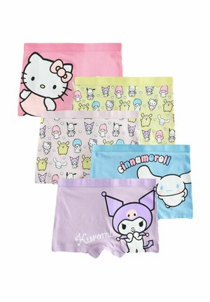 Set di sei pantaloni corti per bambini realizzati in cotone con stampe colorate che raffigurano personaggi come Hello Kitty e Cinnamoroll, in varie tonalità pastello.