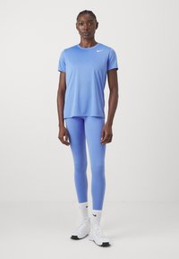 Nike Performance TEE - Camiseta deportiva - royal pulse