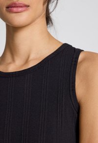 GAI+LISVA ALBERTE - Top - black