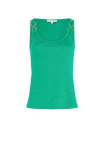 Groene tanktop met een glanzende textuur, voorzien van een ronde halslijn en gouden hardware accenten op de schouderbanden. Strakke pasvorm.