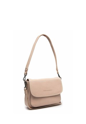 Beige Leder-Umhängetasche mit Klappverschluss und abnehmbarem Riemen, Metallverschlüssen und dezenten Nahtdetails.