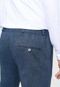 Zuitable DISPARTAFLEX - Pantalones - navy
