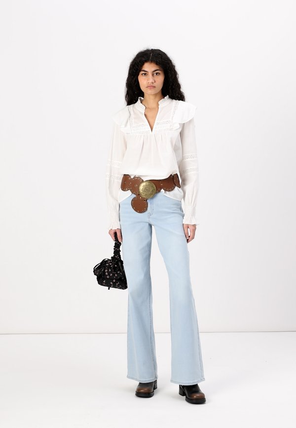 ONLJULIA LIFE - Blouse - cloud dancer3