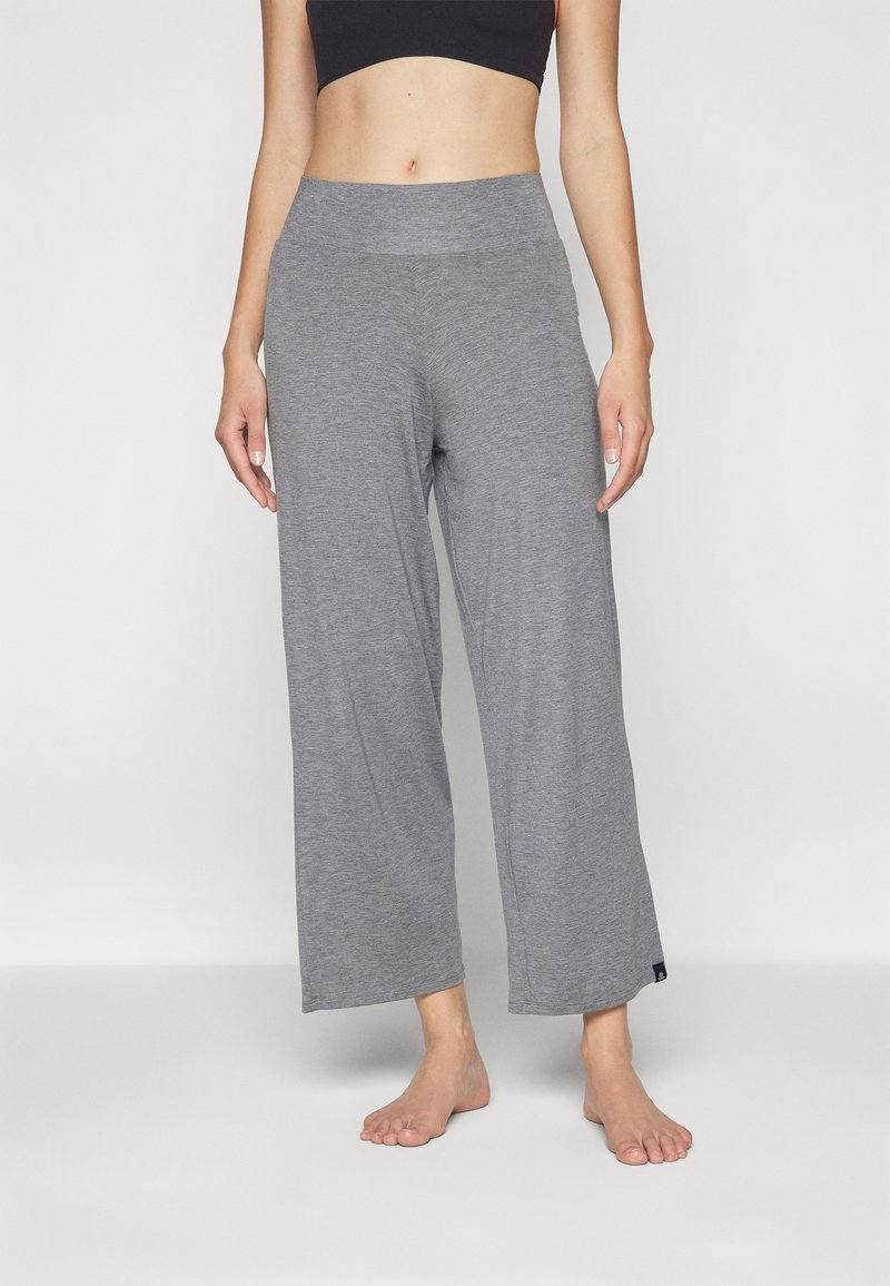 Yogasearcher RAVANA FLOWY PANTS - Tepláky - grey