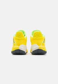 New Balance TWO WXY V5 UNISEX - Obuća za košarku - lemon zest