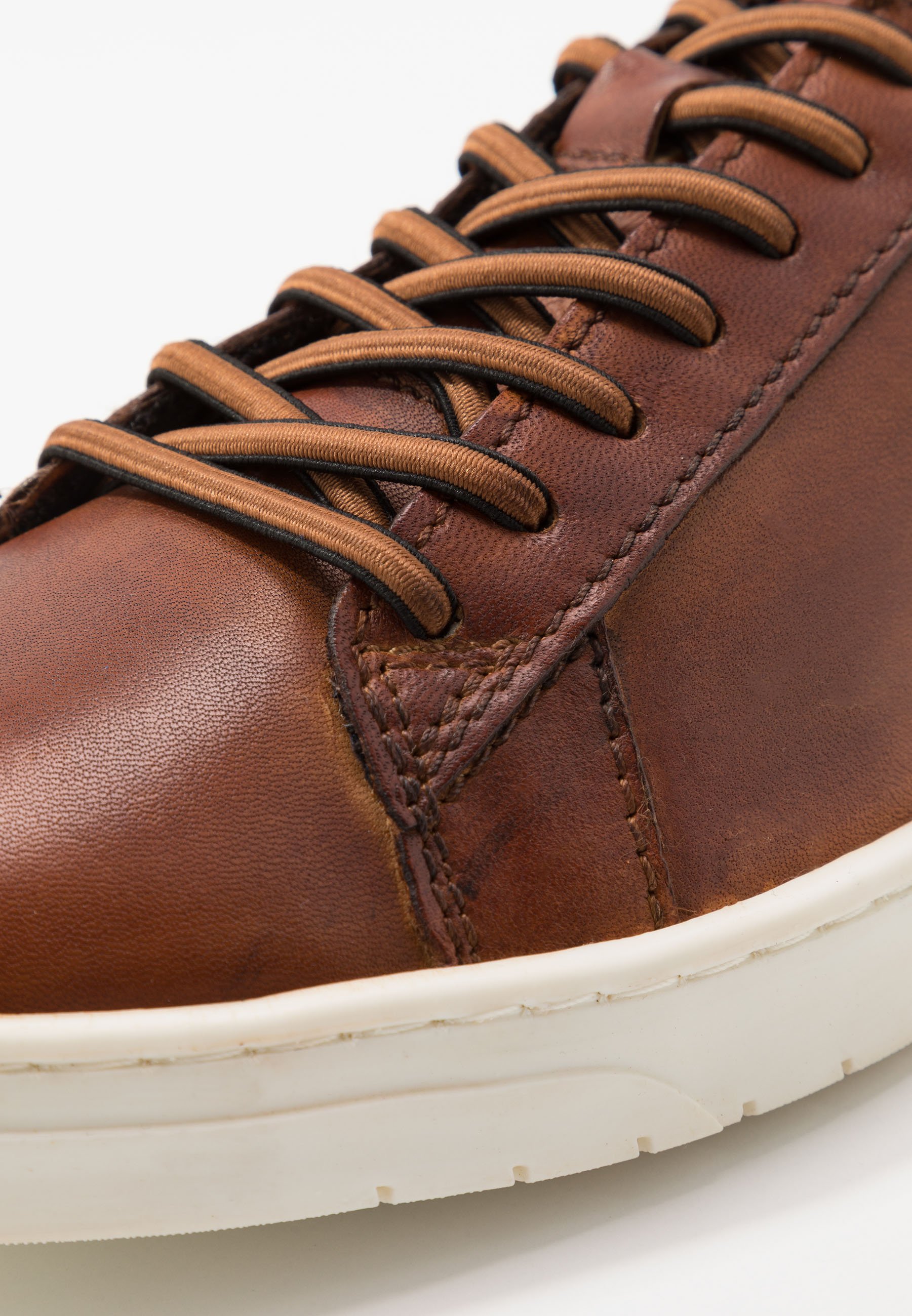 Bugatti ORAZIO Joggesko cognac Zalando.no Bugatti WAMBOLA Joggesko cognac Zalando.no