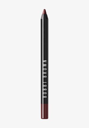 Matita per labbra Bobbi Brown, tubo nero con testo bianco, punta a punta, accentata in bordeaux alla base. Texture liscia, forma cilindrica.