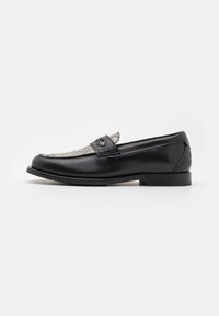 Unausgewählt, black