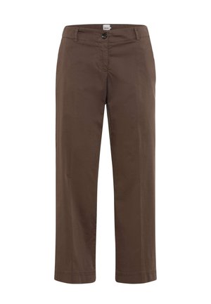 Braune, gerade geschnittene Hose mit Knopf- und Reißverschluss, Gürtelschlaufen und Fronttaschen, flach auf einem weißen Hintergrund liegend dargestellt.