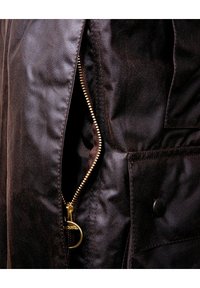 Barbour BEAUFORT - Halflange jas - braun