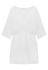 Weißes Kleid mit strukturiertem Blumenmuster, V-Ausschnitt, Dreiviertelärmel und Knöpfen entlang der Vorderseite. Weicher, leichter Stoff.