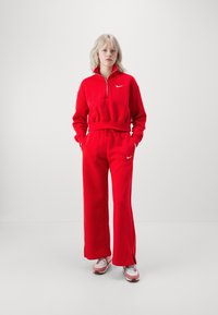 Nike Sportswear SPORTSWEAR PHOENIX FLEECE - Mikina - university red