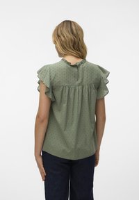 Vero Moda VMTRINE - Blúz - hedge green