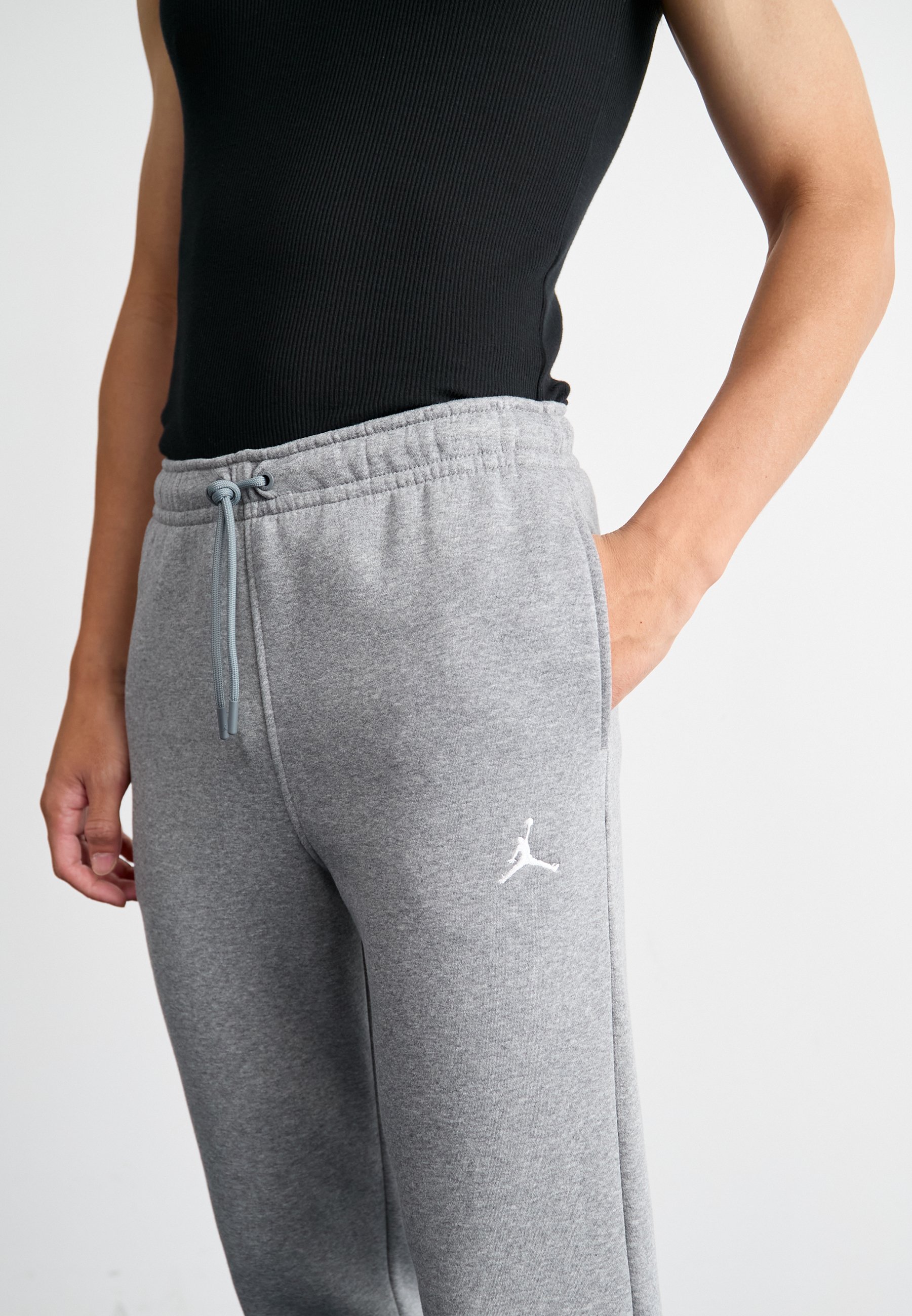 pantalon gris jordan