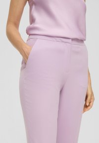 s.Oliver BLACK LABEL Trousers - lavendel