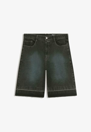 Schwarze Denim-Bermuda-Shorts mit Vordertaschen, Knopfverschluss und rohen Saumkanten.
