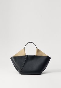 Valittu, black