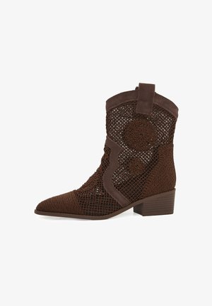 Cesare Gaspari, Botines camperos - brown