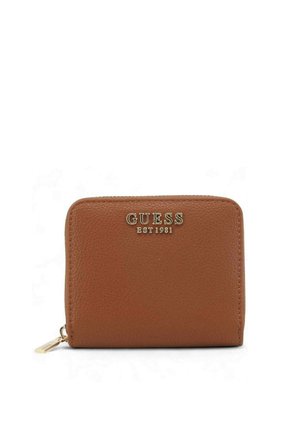 Braune Lederbrieftasche mit goldenem Reißverschluss und Guess-Logo mit EST 1981 geprägt auf der Vorderseite in der Mitte.