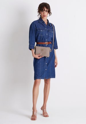 Maison Mollerus TAMINS - Cross body bag - taupe gold