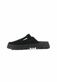 Sandales à glissière en suède noir avec un design à découpes et une épaisse semelle en caoutchouc dotée d'un motif de texture pour une meilleure adhérence.