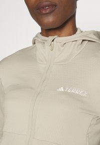 Adidas Terrex TERREX XPERIOR LIGHT FLEECE HOODED JACKET - Fleecejakke - beige