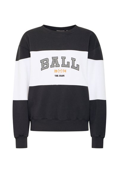 Sudadera en blanco y negro con cuello redondo, que presenta el texto "BALL" en negrita y el año 1974 en gris y naranja. Puños y dobladillo acanalados.