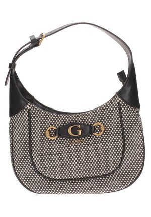 Borsa con motivo a scacchi bianco e nero, dalla forma curva, con dettagli in pelle, accessori in oro e un logo centrale su una tracolla nera.