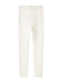 Fehér bordás leggings sima dizájnnal, rugalmas derékpánttal és testhezálló fazonnal. Sima textúra, látható minták vagy díszítések nélkül.