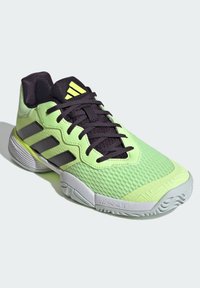 adidas Performance BARRICADE  - Zapatillas de tenis para todas las superficies - green spark   aurora black   crystal jade