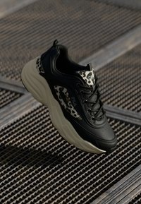 Fila SKYE - Trainers - black