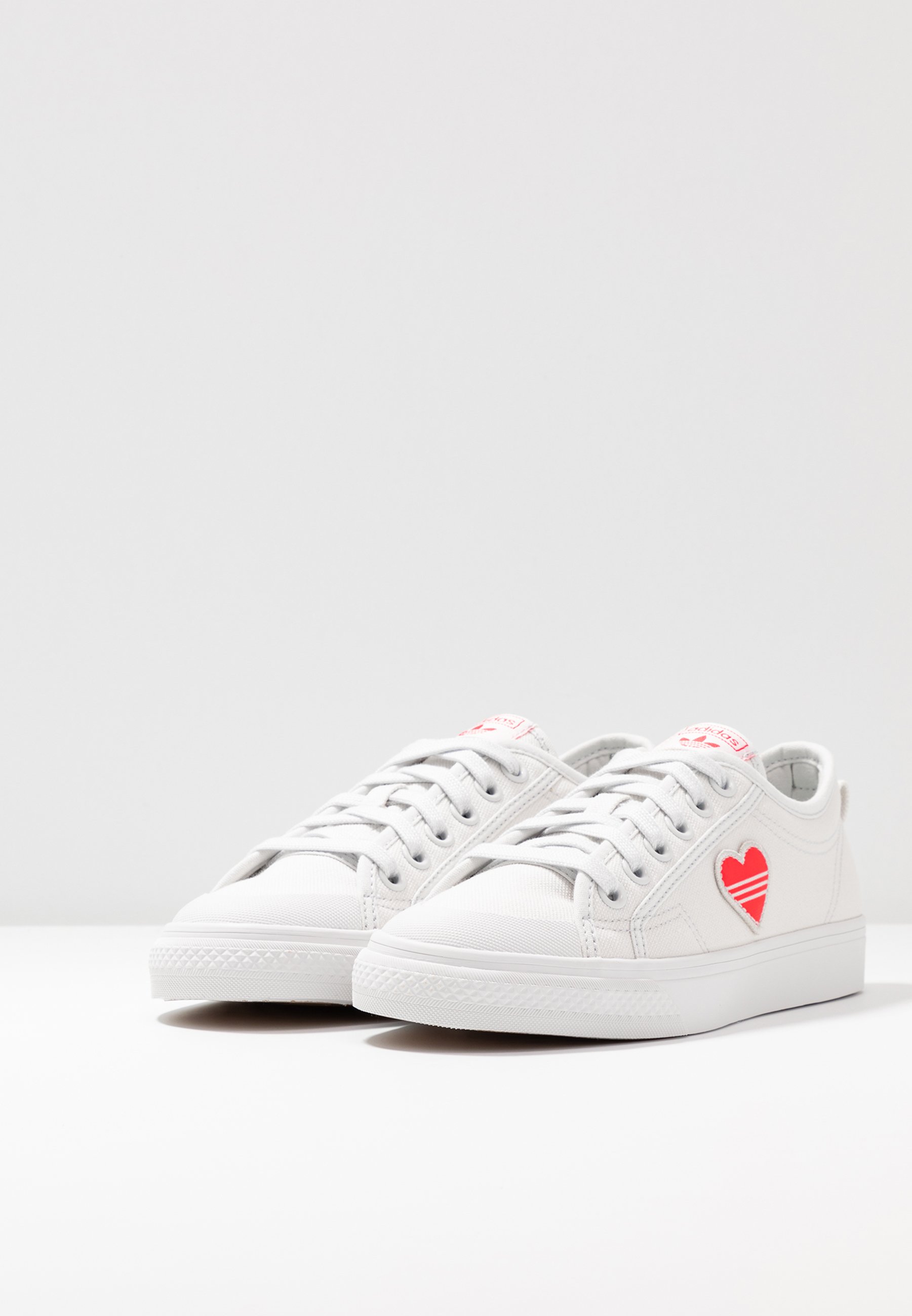 adidas Originals NIZZA TREFOIL Trainers crystal white ADIDAS ORIGINALS NIZZA HI RF CORE BLACKWHITE SNEAKERS