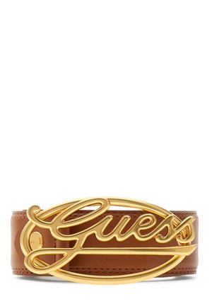 Rudas odinis diržas su dideliu auksinio tono „Guess“ logotipo užsegimu, kuriame yra kreivų rašmenų dizainas. Švelni tekstūra su matomomis siūlių detalėmis.