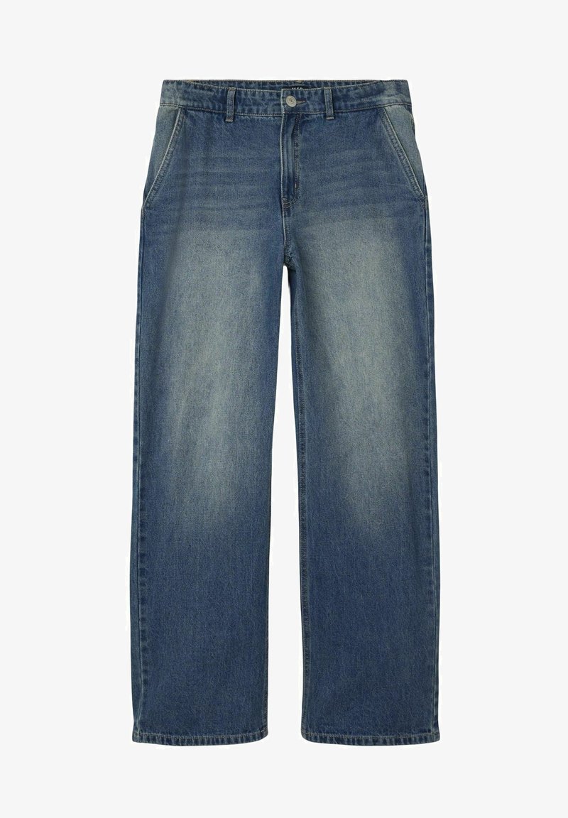 Jeans de mezclilla azul de pierna ancha con un lavado claro, que cuentan con cinco bolsillos, cierre de botón y un corte recto clásico.