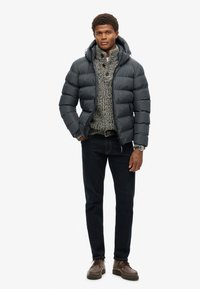 Superdry & Co HOODED SPORTS PUFFER  - Chaqueta de invierno - ebony