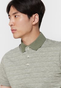 s.Oliver Poloshirt - green