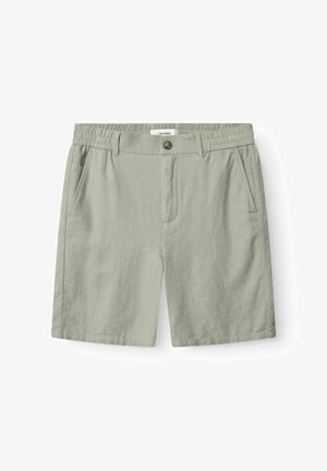 Jasnoszare, casualowe szorty z elastycznym pasem, zapięciem na guziki z przodu, szlufkami na pasek i bocznymi kieszeniami.