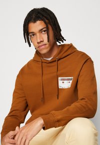 Only & Sons STONE ACENT PHOTO - Sweatshirt - monks robe