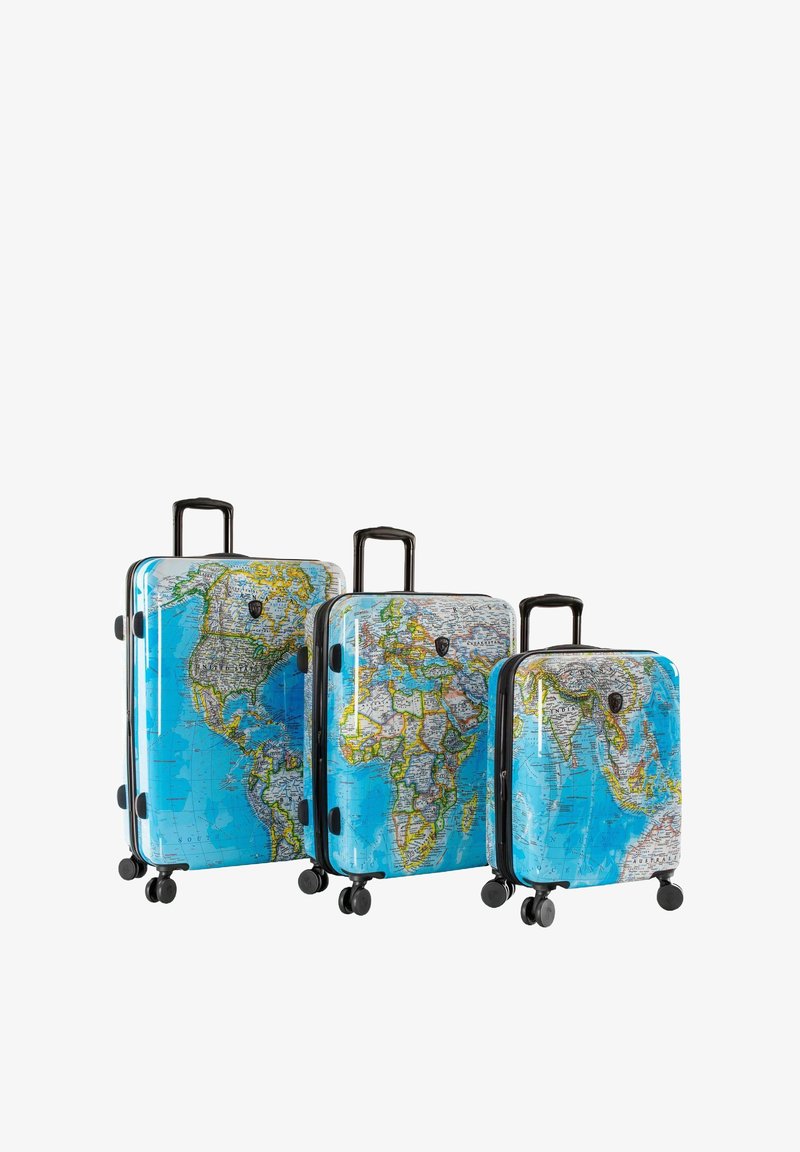 Hartschalen-Reisetasche mit einem blauen Weltkarten-Design, glatter Oberfläche und schwarzen Akzenten. Drei Größen mit jeweils vier Rädern.