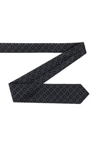 Czarny krawat w geometryczny wzór z sześciennymi kształtami i małymi białymi kropeczkami, wykonany z teksturowanej tkaniny, zwężający się na obu końcach.
