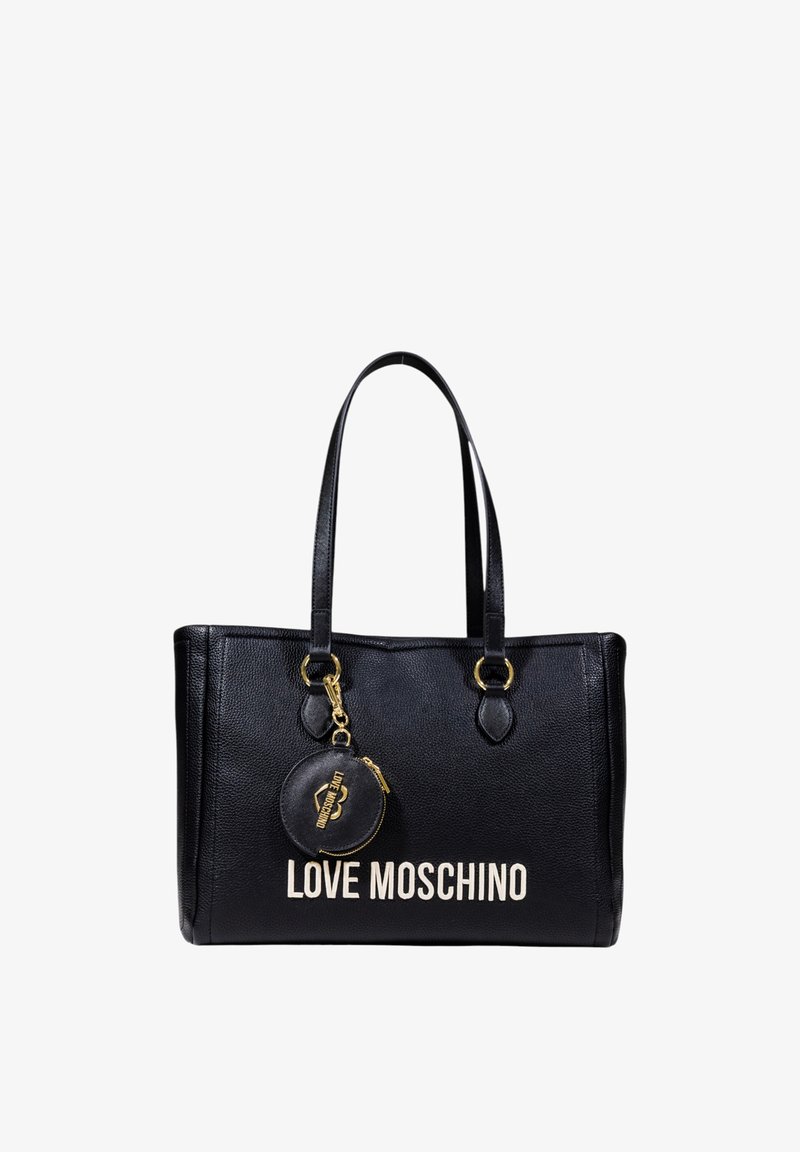 Sac en cuir noir avec deux poignées, doté de quincaillerie dorée, logo "LOVE MOSCHINO" en blanc, et une pochette ronde pour pièces de monnaie attachée.