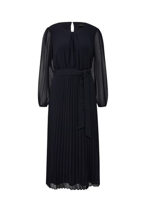 Langes schwarzes Kleid mit transparenten langen Ärmeln, plissiertem Rock, rundem Ausschnitt mit Schlitz und Stoffgürtel, der in der Taille gebunden ist.