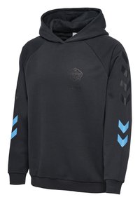 Svart huvtröja med en logotyp fram, blå vinkelkanter på ärmarna och ribbade muddar. Tillverkad av ett slätt, medeltjockt material.