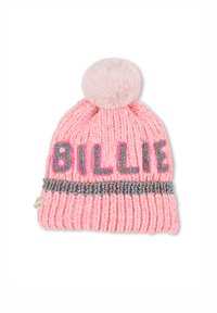 Roze gebreide muts met een fluffy pompon bovenop, een geribbelde textuur en het woord "BILLIE" in glinsterende letters met een kleurrijke band.