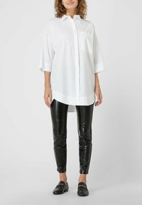 Armani Exchange Kalhoty - black