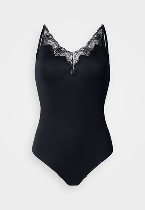 Body noir avec bretelles ajustables, présentant un décolleté en V orné de délicats détails en dentelle noire le long des bords. Tissu lisse et moulant.