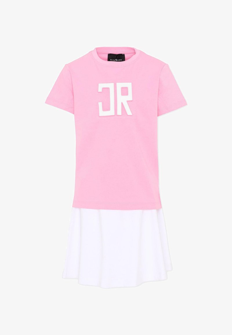 Robe rose à manches courtes avec jupe blanche attachée, présentant de grosses lettres blanches stylisées "JR" sur la poitrine.